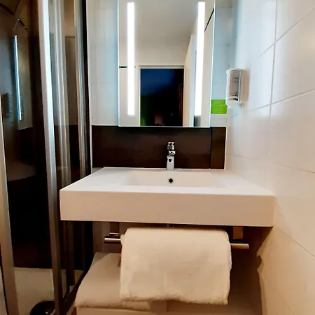 Brit Hotel Confort Rouen Centre Szálloda
